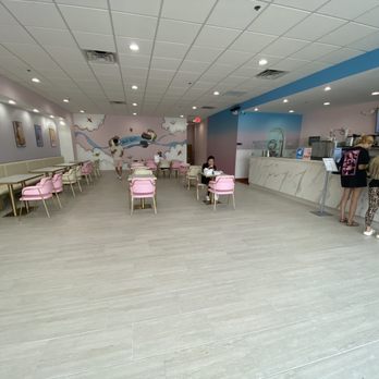 Uni Uni Bubble Tea - Seating area - Bubble Tea Near Me - Suwanee, Georgia Uni Uni Bubble Tea - Seating area - Bubble Tea Near Me - Suwanee, Georgia