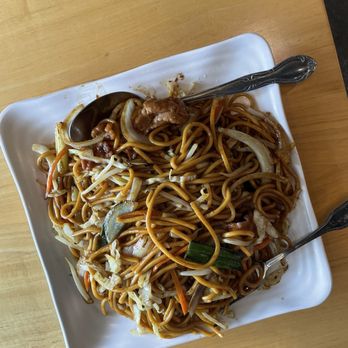 Noodle Star 川粵 - 44. Beef Chow Mein 44. (TikTok: @justandyvu) - Asian Fusion Near Me - Garden Grove, California