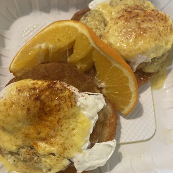 Eggs 'n Things Ko Olina - Crab Cake Benedict - American Near Me - Kapolei, Hawaii
