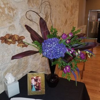 Artistic Blooms - Florists Near Me - San Antonio, Texas