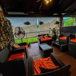 Rails Steakhouse - Outdoor seating