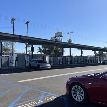 Rove - EV Charging Stations - ROVE (evGO) - EV Charging Stations Near Me - Santa Ana, California