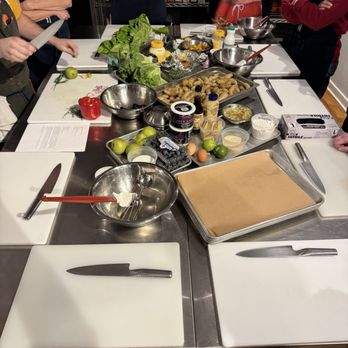 Table and Lain - Instruction / class overview and mise en place discussion - Cooking Classes Near Me - Forest Park, Illinois