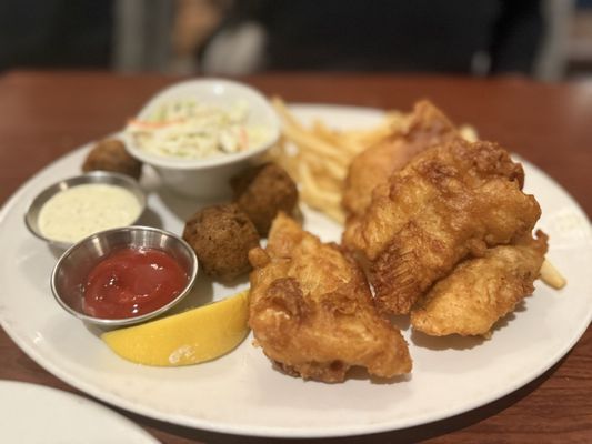 Mitchell’s Seafood House by null