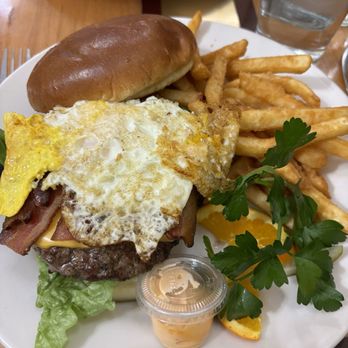 Frida's Breakfast & Lunch - BRUNCH BURGER - Breakfast & Brunch Near Me - Evanston, Illinois Frida's Breakfast & Lunch - BRUNCH BURGER - Breakfast & Brunch Near Me - Evanston, Illinois