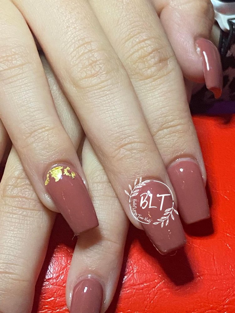 Bullet Lemon Tonic Nails Logo