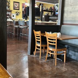 Bella Sera Liberty Hill - Bar area and rear of restaurant