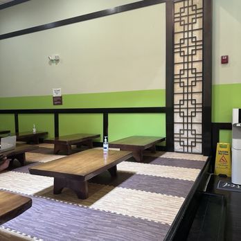 Irvine Spa - Traditional Eating Area - Day Spas Near Me - Irvine, California Irvine Spa - Traditional Eating Area - Day Spas Near Me - Irvine, California