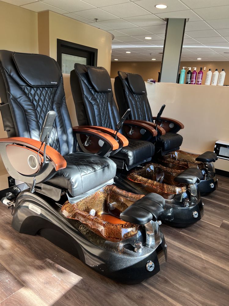 Shear Elegance Salon & Spa Logo