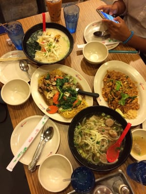 Noodle World Closed 482 Photos 666 Reviews Noodles 24 W Colorado Blvd Pasadena Ca Restaurant Reviews Phone Number Menu