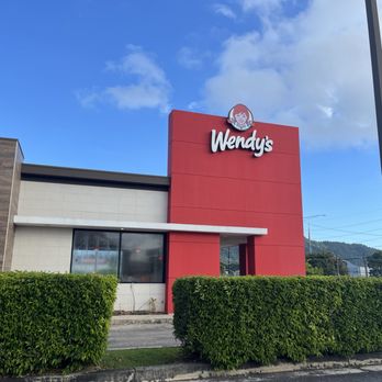 Wendys - Rótulo exterior - Fast Food Near Me - Caguas, Puerto Rico