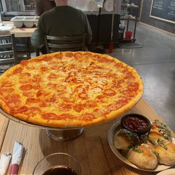 Five Points Pizza - West Nashville - Extra cheese, extra pepperoni - Pizza Near Me - Nashville, Tennessee Five Points Pizza - West Nashville - Extra cheese, extra pepperoni - Pizza Near Me - Nashville, Tennessee