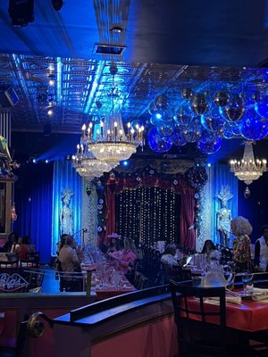 Lips Drag Queen Show Palace, Restaurant & Bar by null