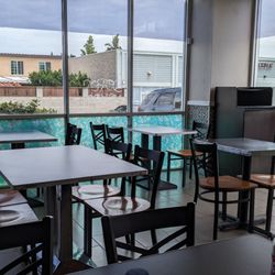 Al Hamra Kabob Grill Lomita - Tables