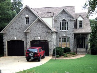 Slide of Les Pence Construction and Roofing