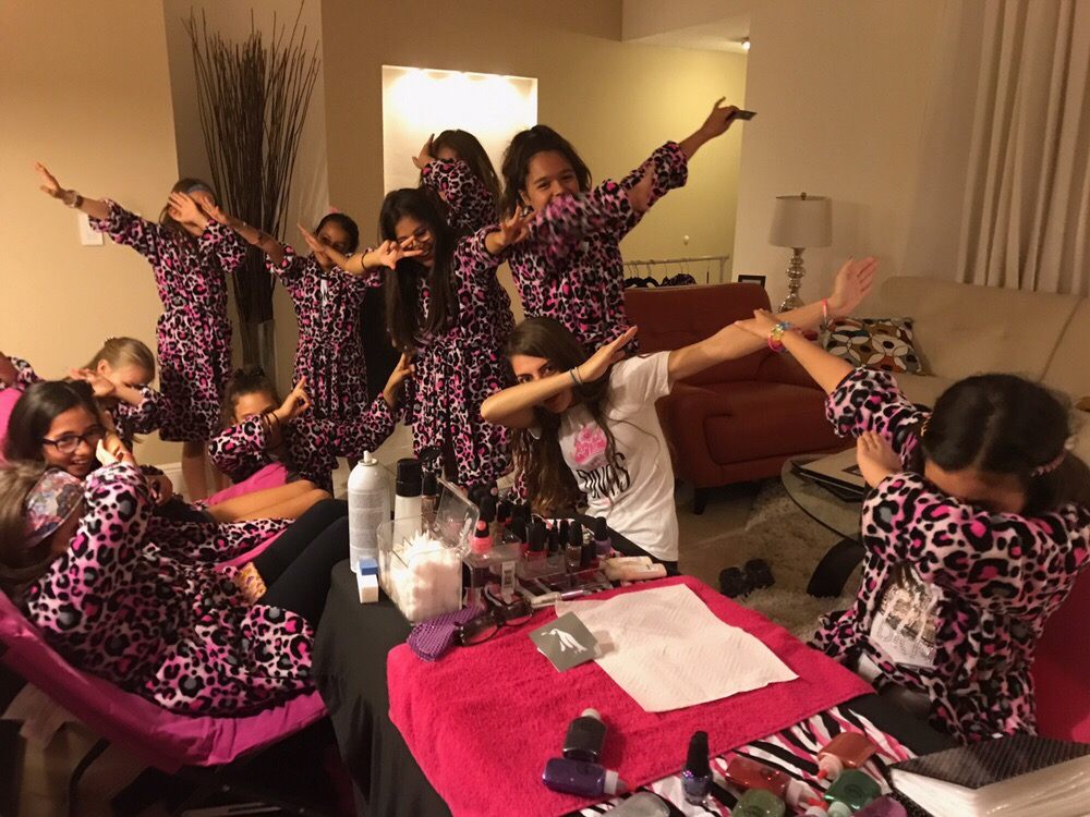 Mini Divas Mobile Spa Logo