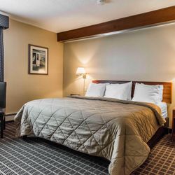 Quality Inn & Suites Garden of the Gulf