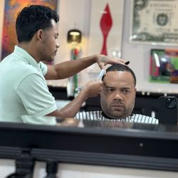 Olde Town Barbershop - OG is nice with the hands!