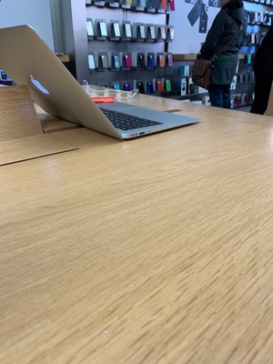 Apple Leawood by null