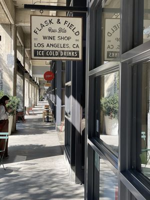 Flask & Field by null