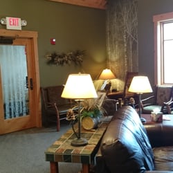 Zuidema & Hess Family Dentistry - Waiting area has lots of seating and comfy couches