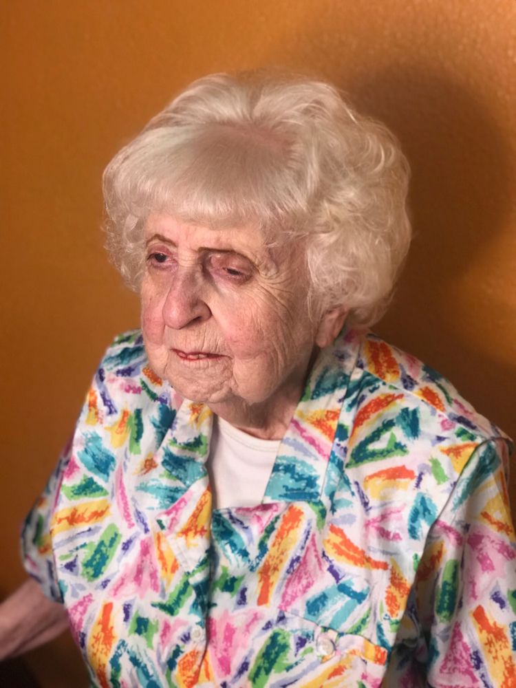 Paula's Chic Image Hair Salon, Los Angeles Roadtrippers