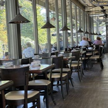 Lambertville Station Restaurant - Dining area - American Near Me - Lambertville, New Jersey