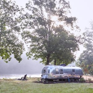 WRONG WAY RIVER LODGE & CABINS - 16 Photos - 9 Midnight Dr, Asheville