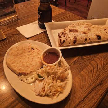 El Portal Maya Pompano Beach - Excellent slaw. Nice side sauce. - Latin American Near Me - Pompano Beach, Florida
