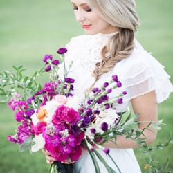 Planning For Paradise - Floral by Planning For Paradise. Featured on Bridal Musings.