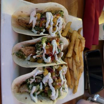 Redhead Lakeside Grill - Fish Tacos - Pizza Near Me - Osage Beach, Missouri