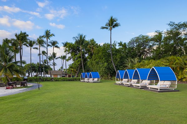 Courtyard by Marriott King Kamehameha's Kona Beach Hotel by null