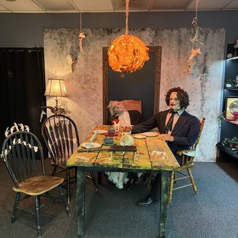 Terror Trader - Texas Chainsaw set - Books, Mags, Music & Video Near Me - Chandler, Arizona