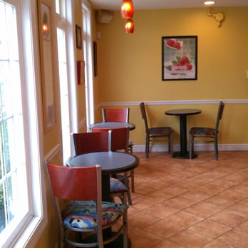 Cheshire Coffee - Seating area in the front by the windows - Coffee & Tea Near Me - Cheshire, Connecticut