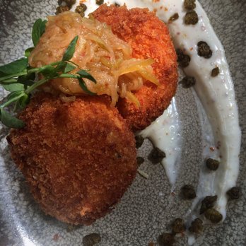 LURE Restaurant & Bar - Crabcakes - Seafood Near Me - Victoria, British Columbia