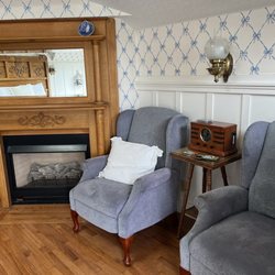 The Old St Angela Inn - Whale Watch