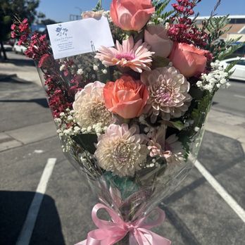 Casa De Flores - Flowers - Florists Near Me - Encino, California