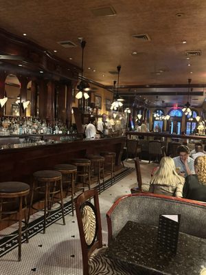 French 75 Bar by null