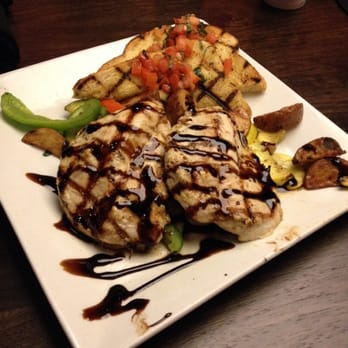 Dave & Buster's Ala Moana - Balsalmic grilled chicken - Arcades Near Me - Honolulu, Hawaii