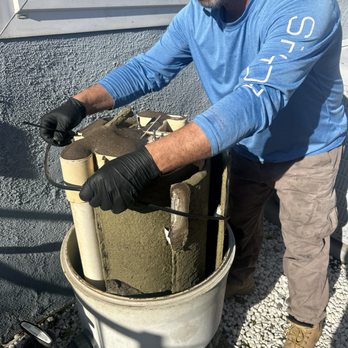 Spotless Pool Service - Explaining how to carefully remove the filter. - Pool Cleaners Near Me Spotless Pool Service - Explaining how to carefully remove the filter. - Pool Cleaners Near Me