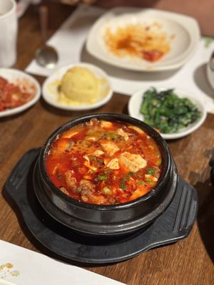 Modoo Korean Restaurant 모두 식당 by null