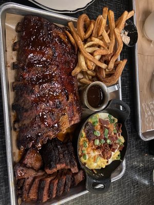 Lucille's Smokehouse Bar-B-Que by null