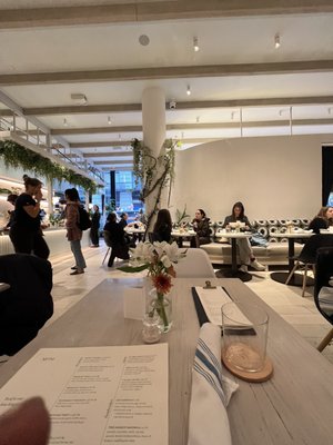 THE WELL Kitchen & Table by null