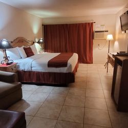 Beaver Creek Inn - King bed single room