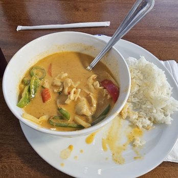 Tic Tac Thai - Red curry and Thai fried rice lunch portions. - Thai Near Me - Spring, Texas