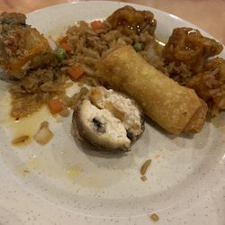 Oishii Hibachi & Buffet - Fly-ed mushrooms... they took 20% off my meal. Unacceptable. Do not recommend this place.