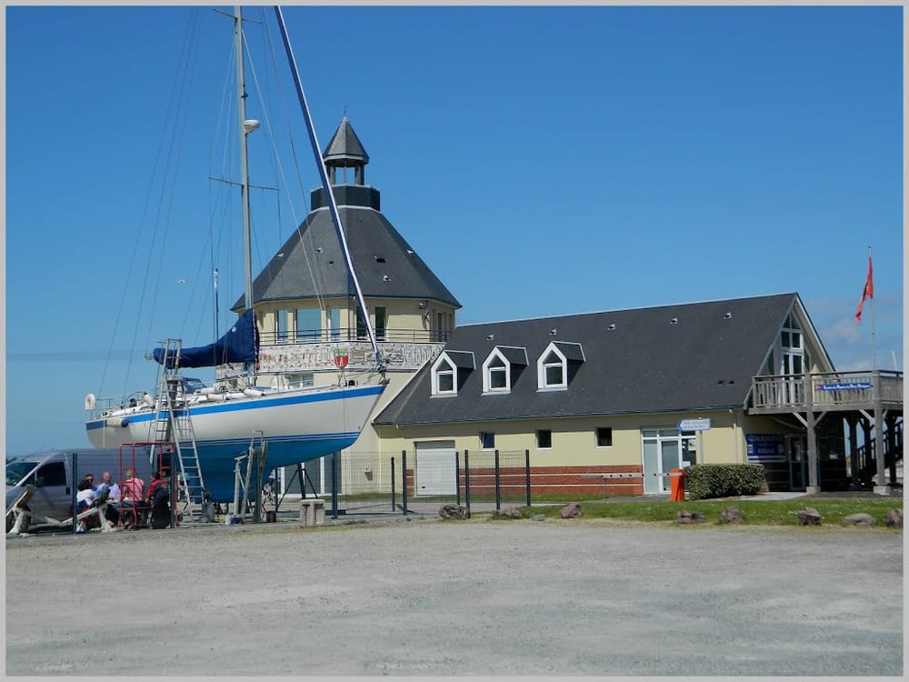 CAPITAINERIE DE PORT GUILLAUME Quai Bernard Magne, DivessurMer