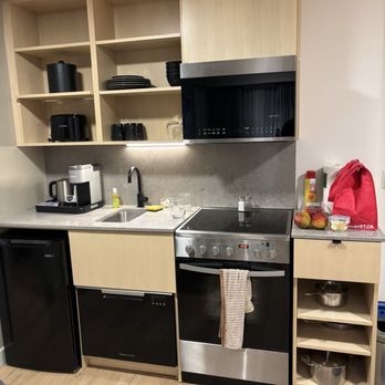 Forest Park Hotel - Honeymoon suite kitchen - Hotels Near Me - Jasper, Alberta