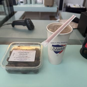 Shields Date Garden - Super combo - Fruits & Veggies Near Me - Indio, California