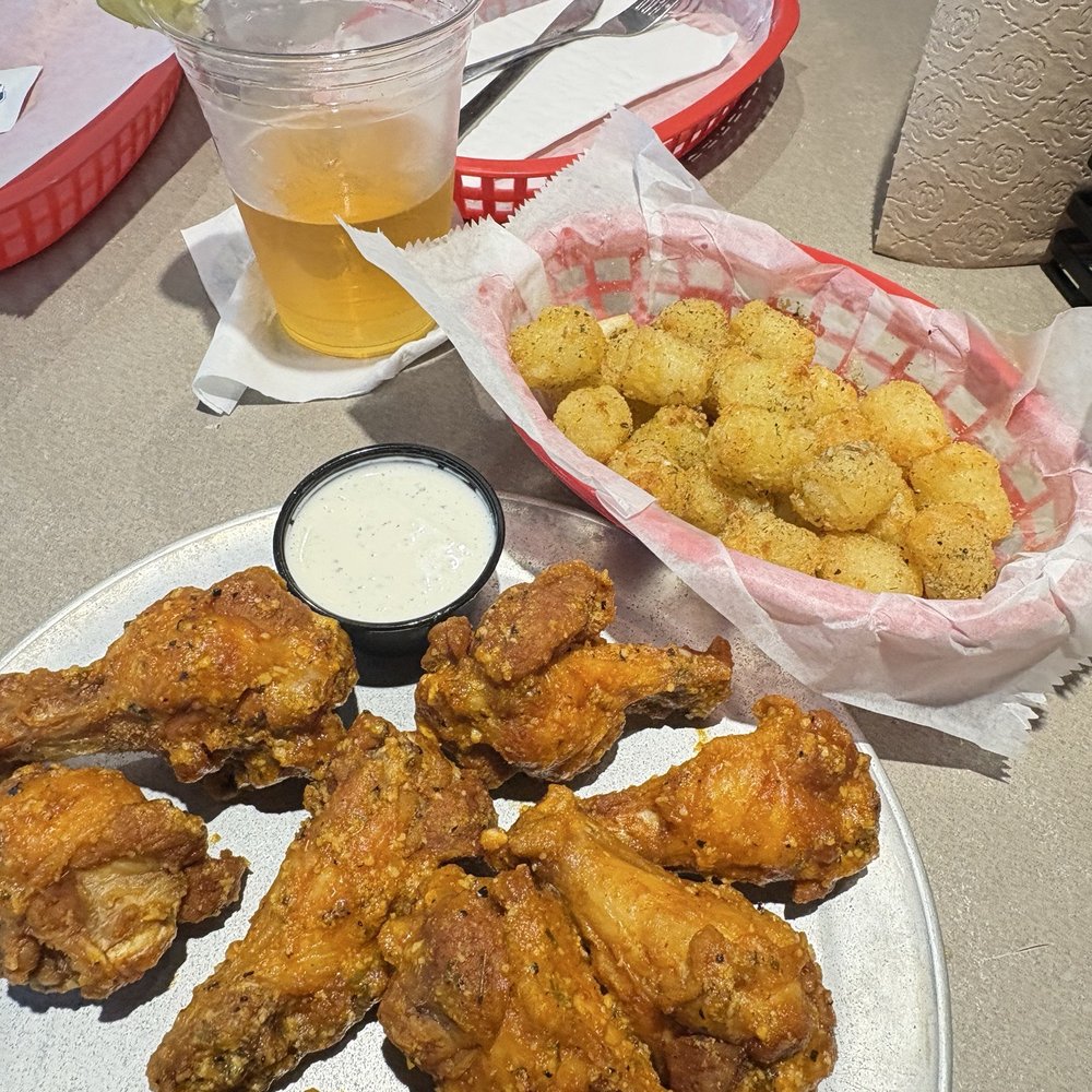 Pluckers Wing Bar - Rio Grande - American Near Me - Austin, Texas Pluckers Wing Bar - Rio Grande - American Near Me - Austin, Texas